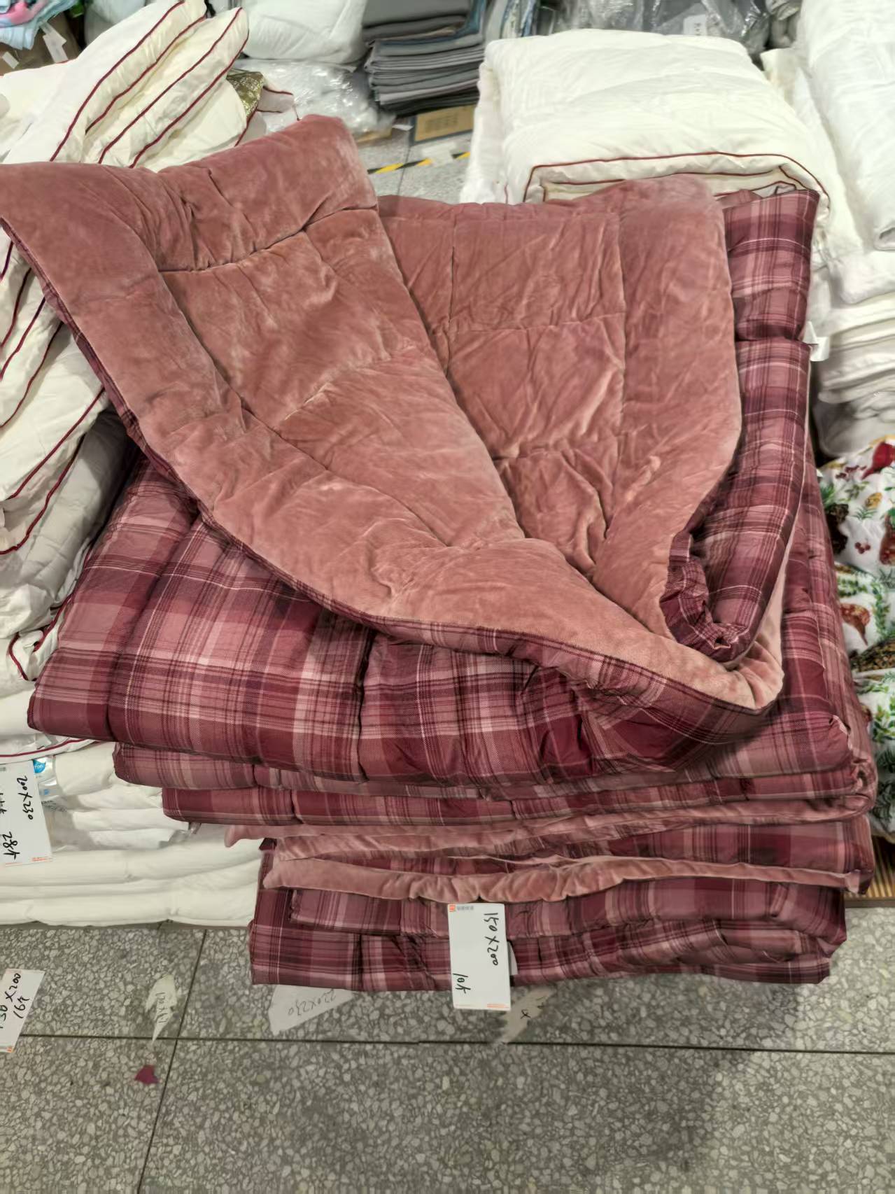 《厚广家》3楼150×200酒红色格子一面加绒超软韩式被子 发1张