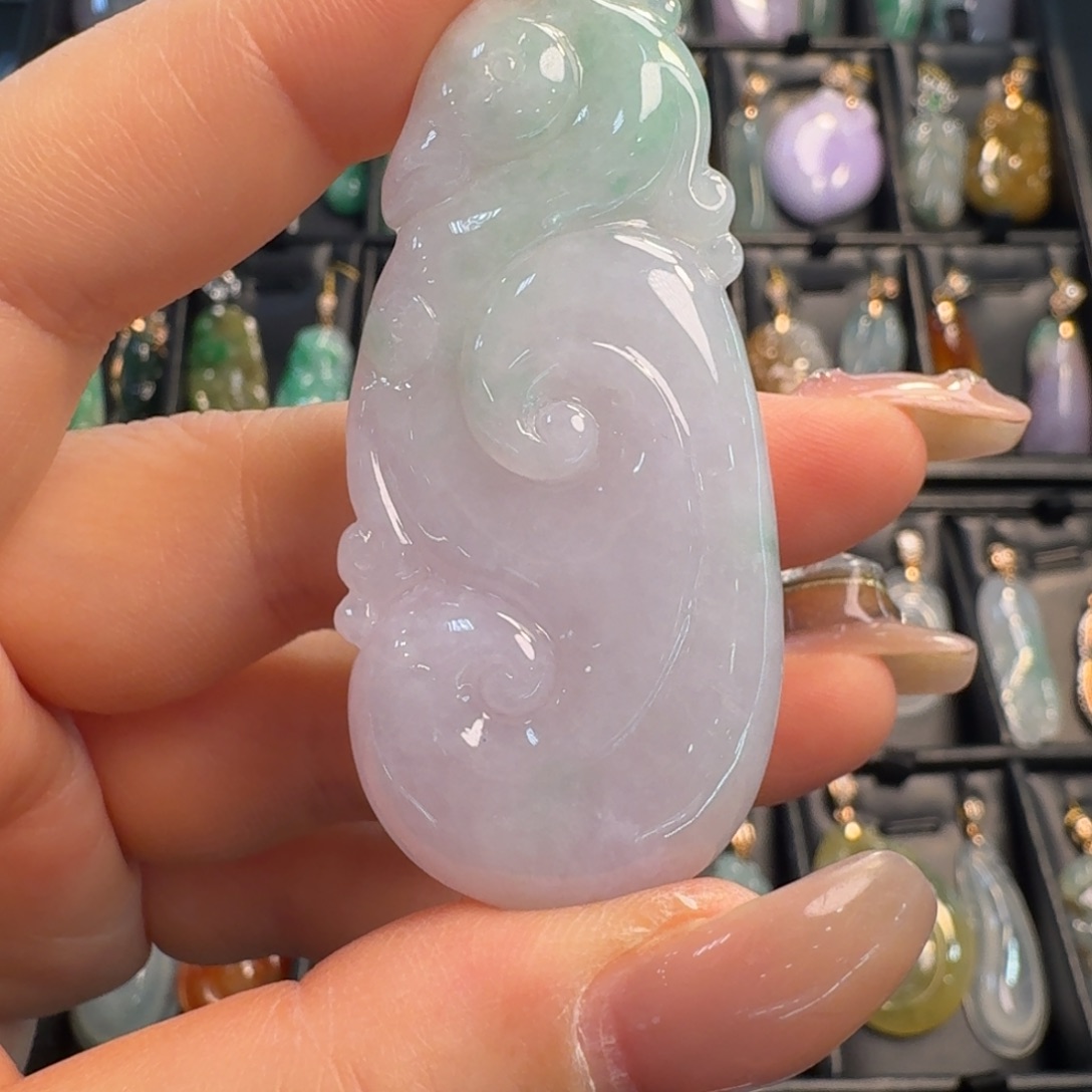 翡翠未镶嵌颈饰如意