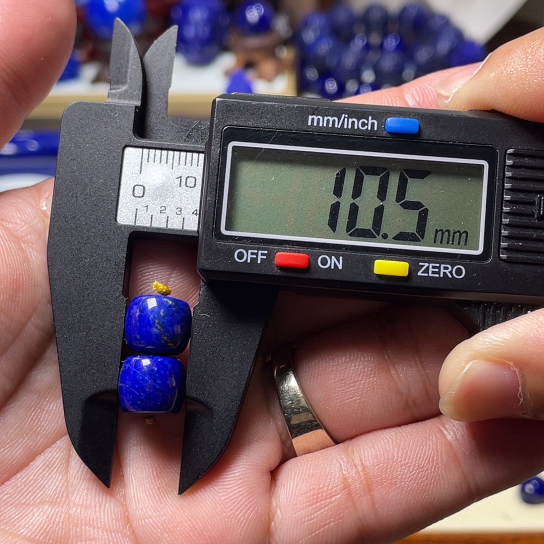 青金石未镶嵌小微瑕！10mm老型对珠