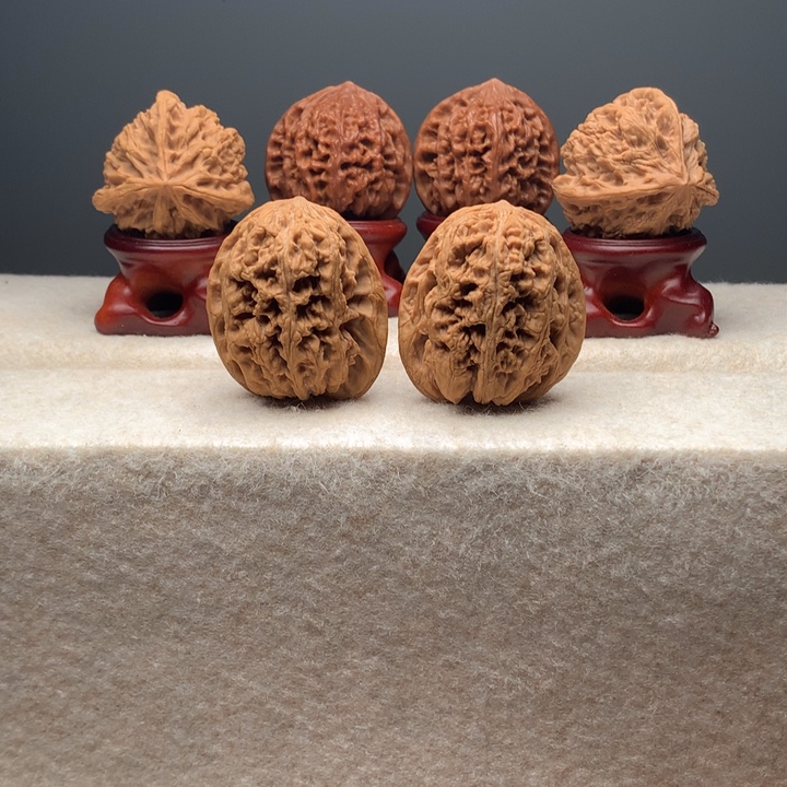 文玩核桃吊坠华北将军膀40尺有瑕疵