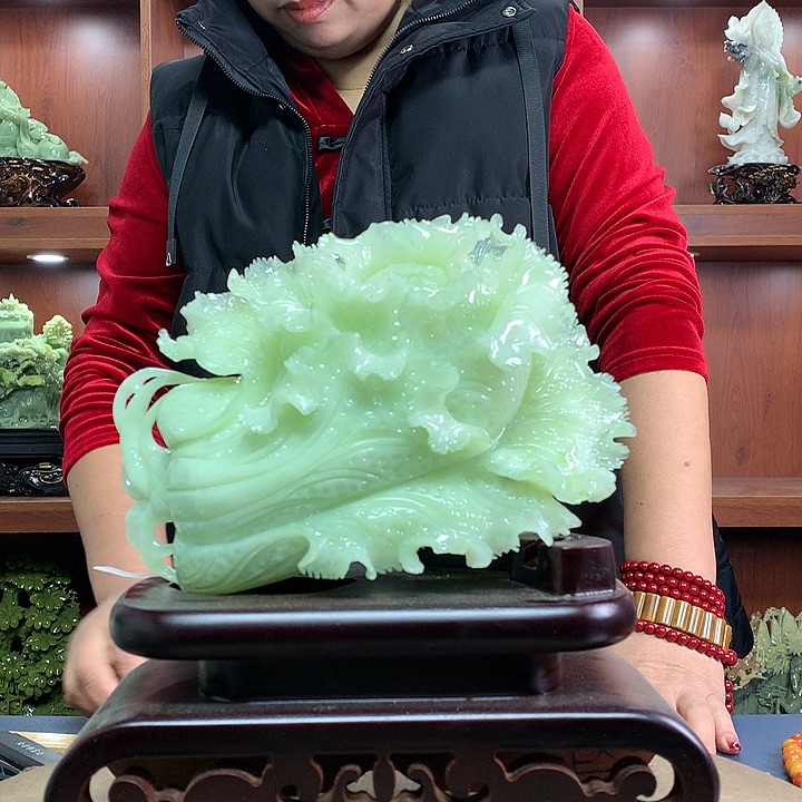 【闪购商品】蛇纹石玉（覆膜）珠宝奇石未镶嵌幽***?