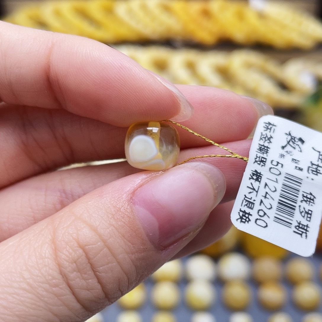 未镶嵌琥珀裸石蜜蜡老型10*8.7mm瑕疵