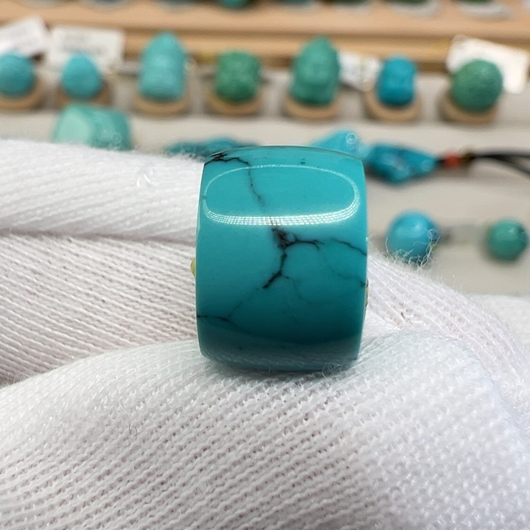 绿松石配饰未镶嵌