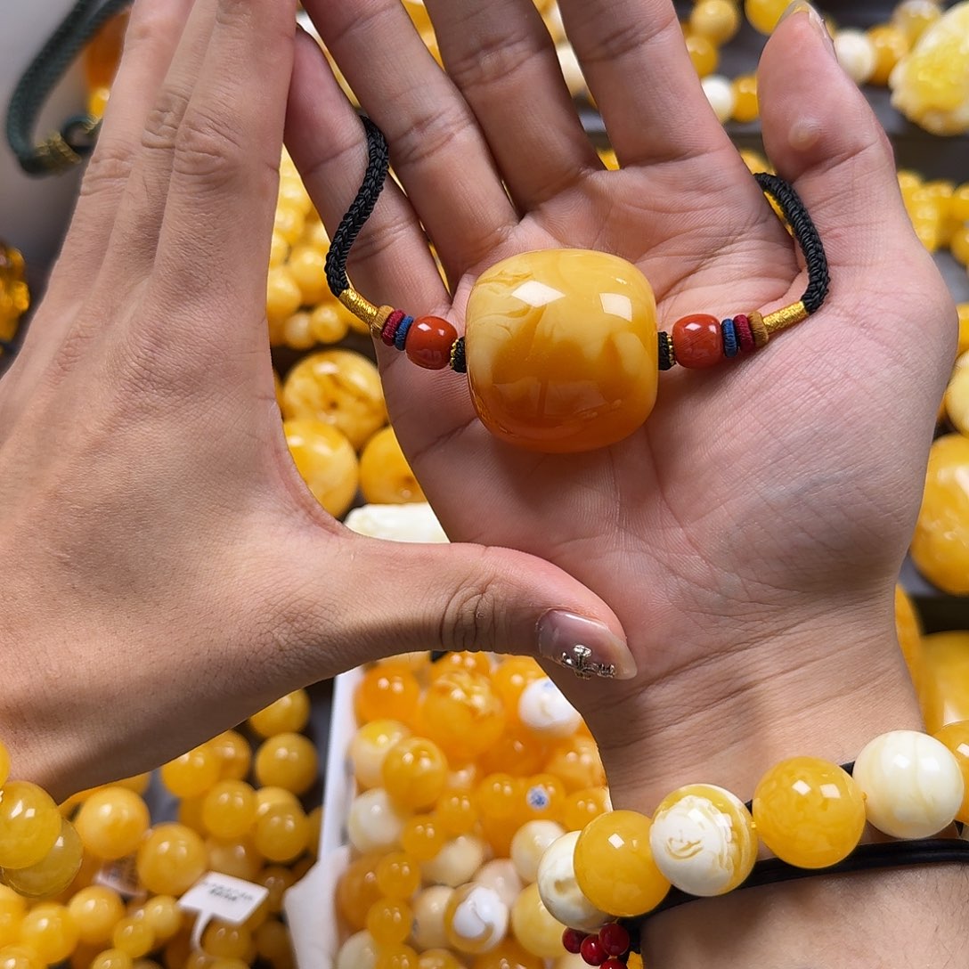 蜜蜡珠宝奇石未镶嵌墩子