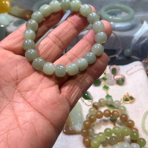 颈饰未镶嵌和田玉