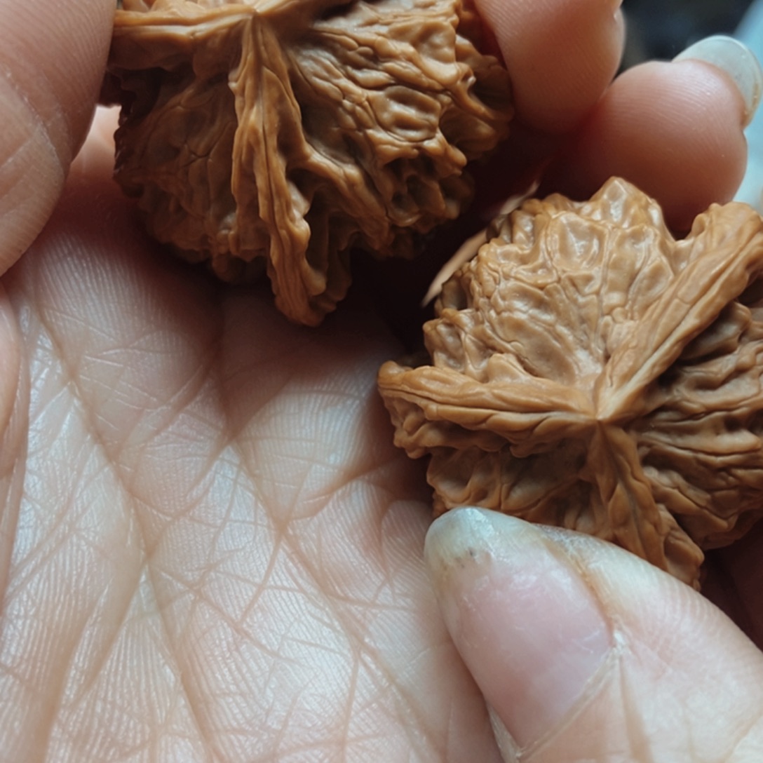 蒙****文玩核桃手串盘山