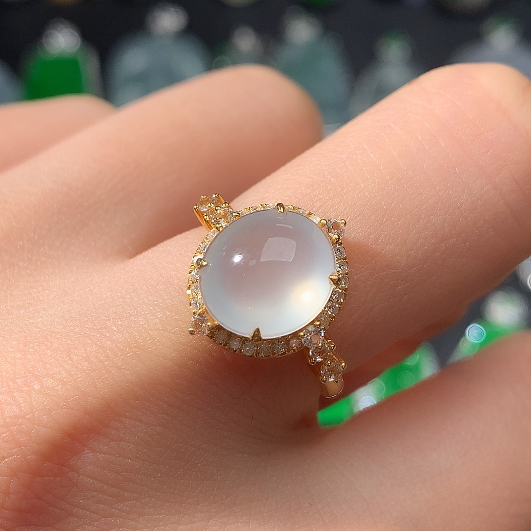 翡翠戒指18K金镶嵌蛋面