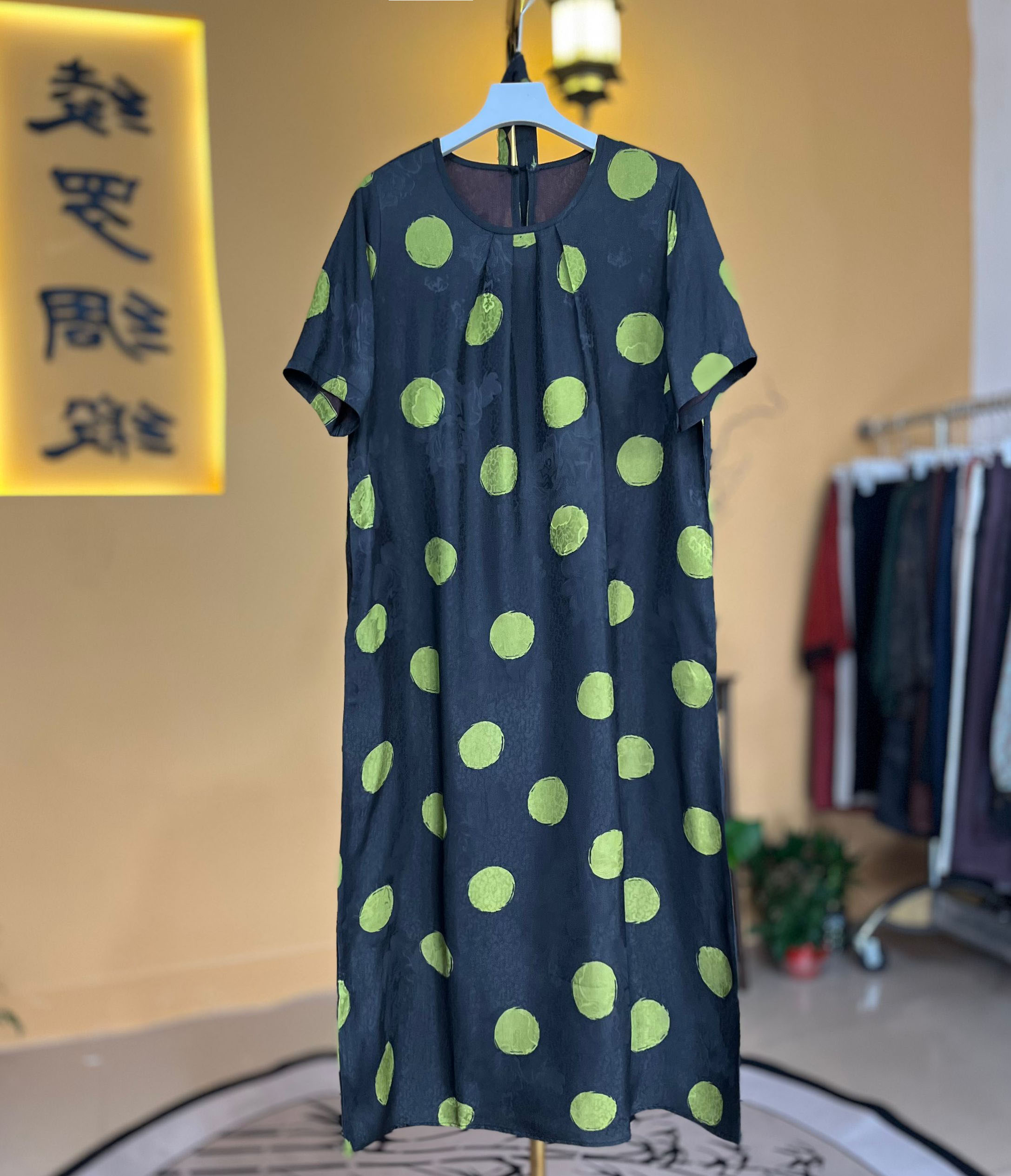 193时尚波点高端洋气富太太款连衣裙女年轻