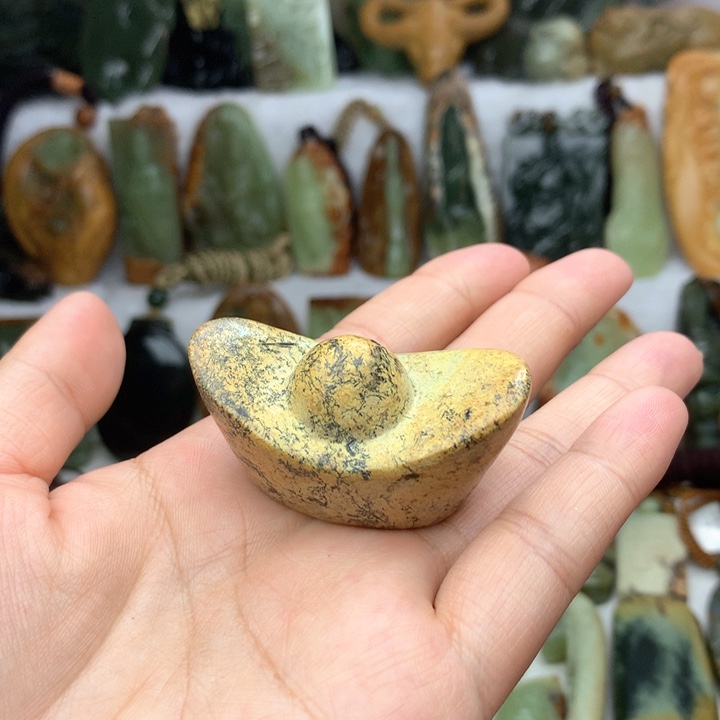 岫岩河磨玉（透闪石质玉）把件未镶嵌