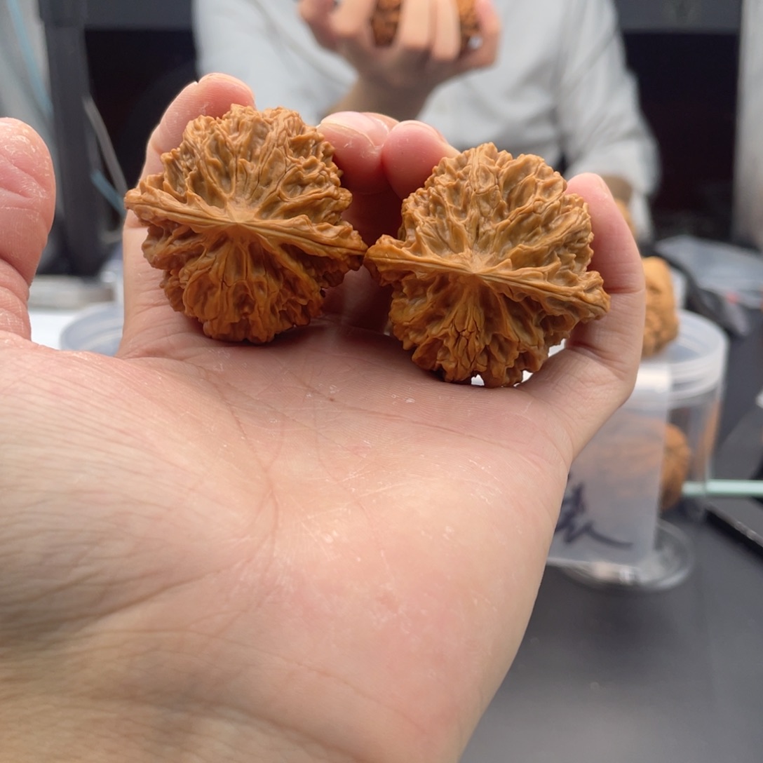 文玩核桃吊坠苹果园