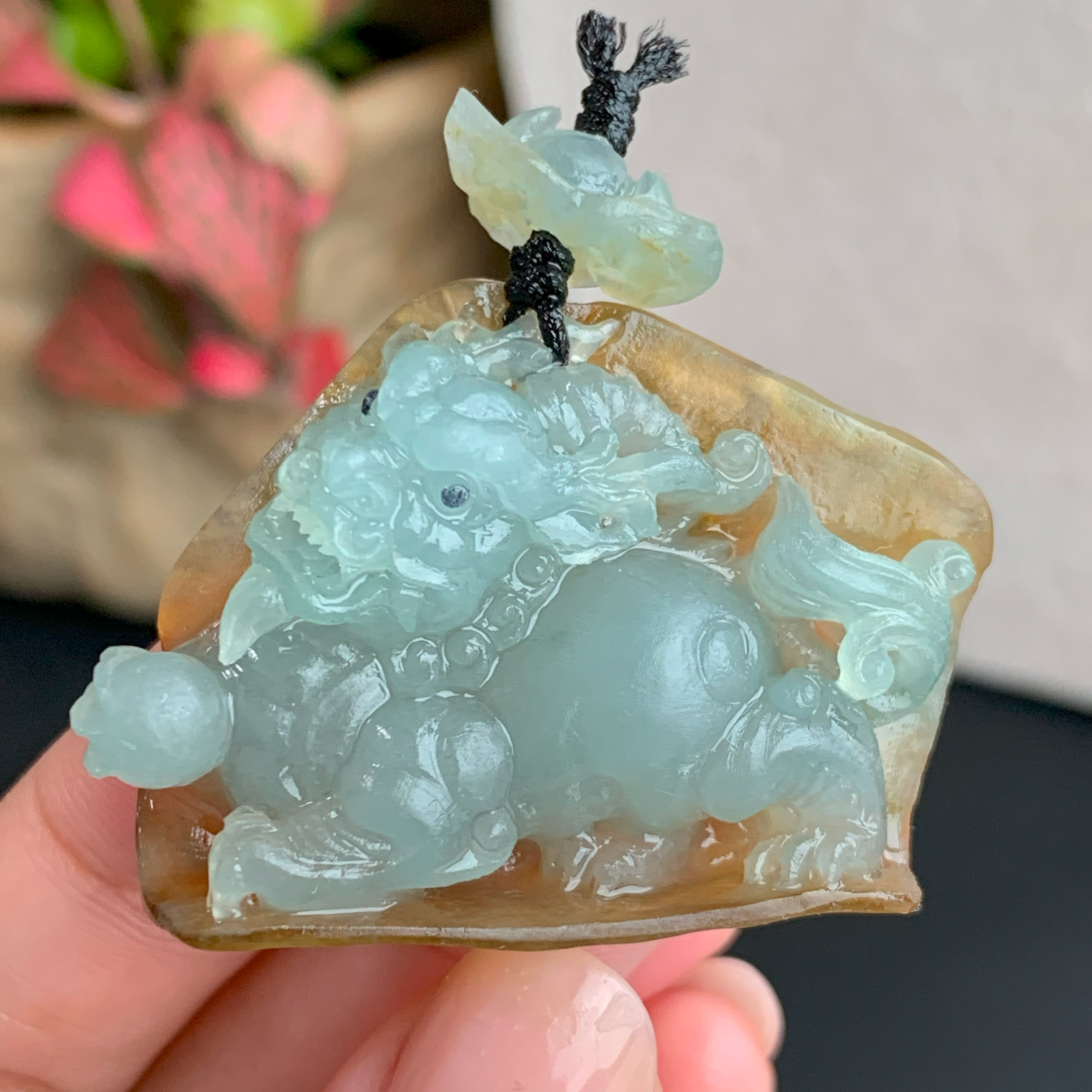 【自然光实拍】清澈 天然翡翠A货黄翡立体麒麟吊坠 定制毛货未抛光