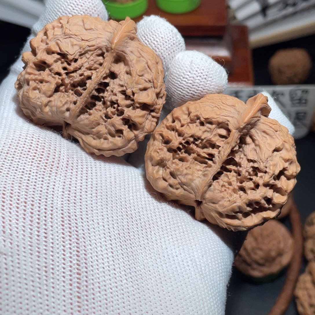 文玩核桃吊坠座山雕