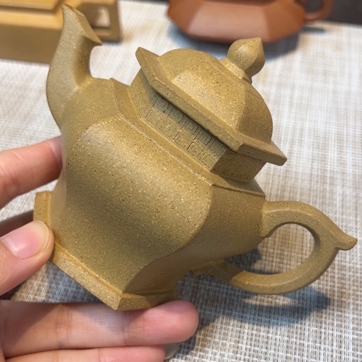 茶壶紫砂宫灯，容量160毫升，段泥