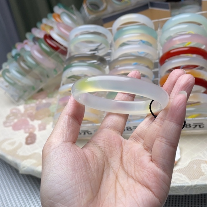 玛瑙/玉髓未镶嵌手镯57圈口