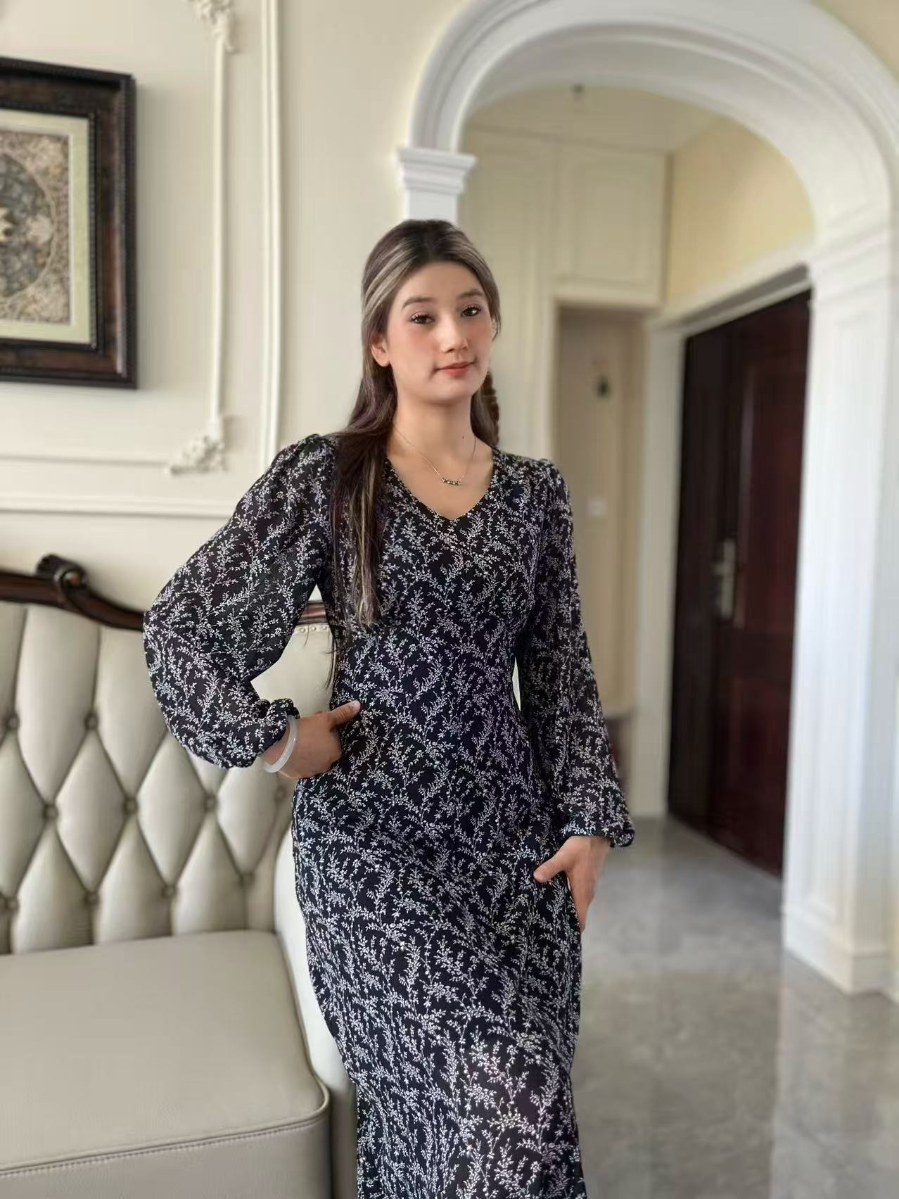 高腰X型裙碎花法式长袖V领连衣裙显瘦收腰高智淡人风