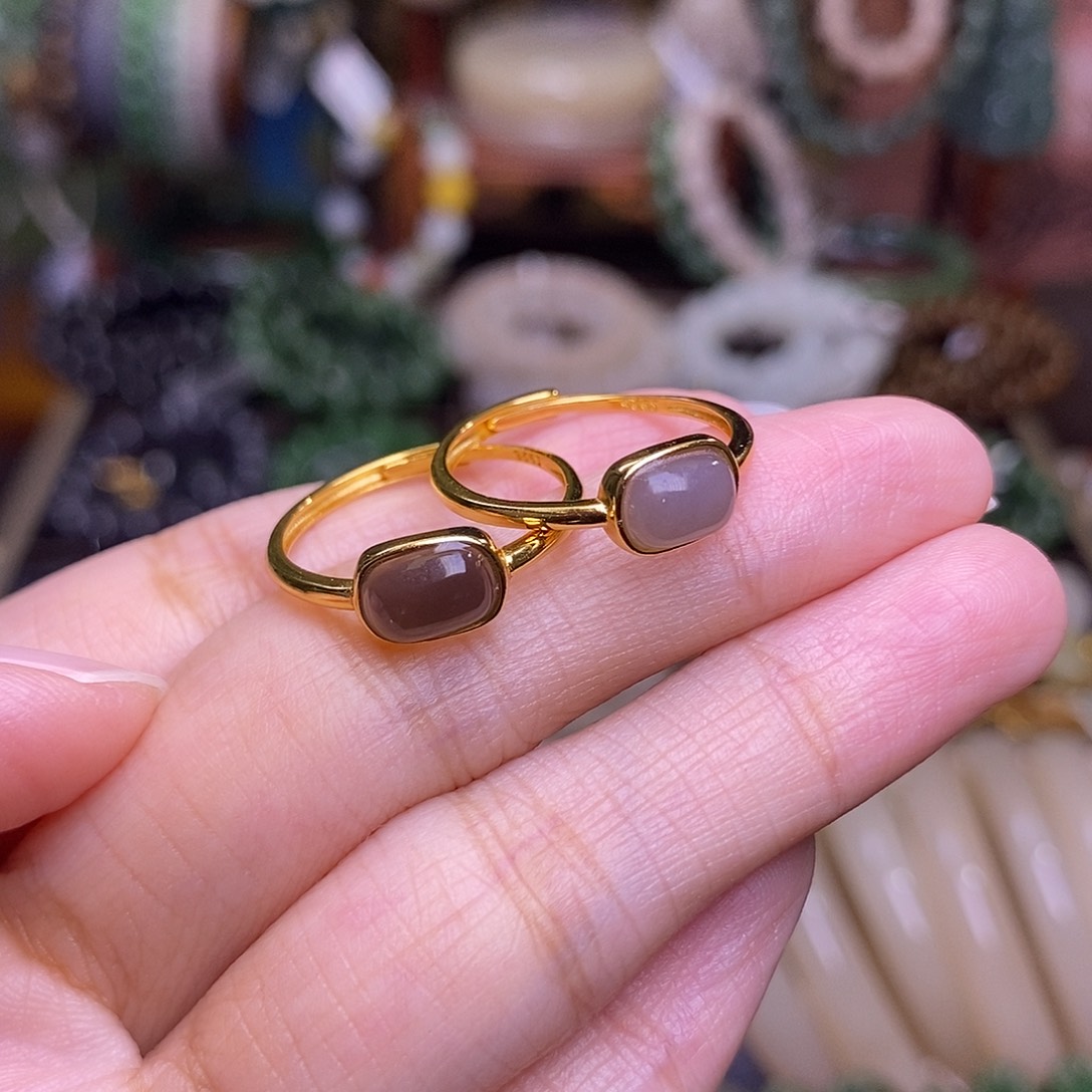 颈饰未镶嵌和田玉福利价银镶浓烟紫戒指