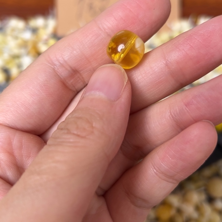 蜜蜡未镶嵌裸石11.2mm一个