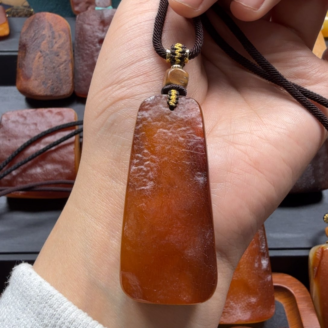 琥珀吊坠(赠链)未镶嵌