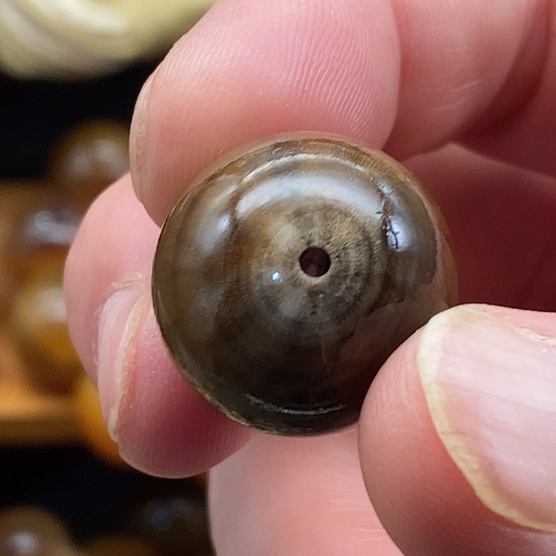 布艺非金属20mm一等料白水牛角多宝散珠