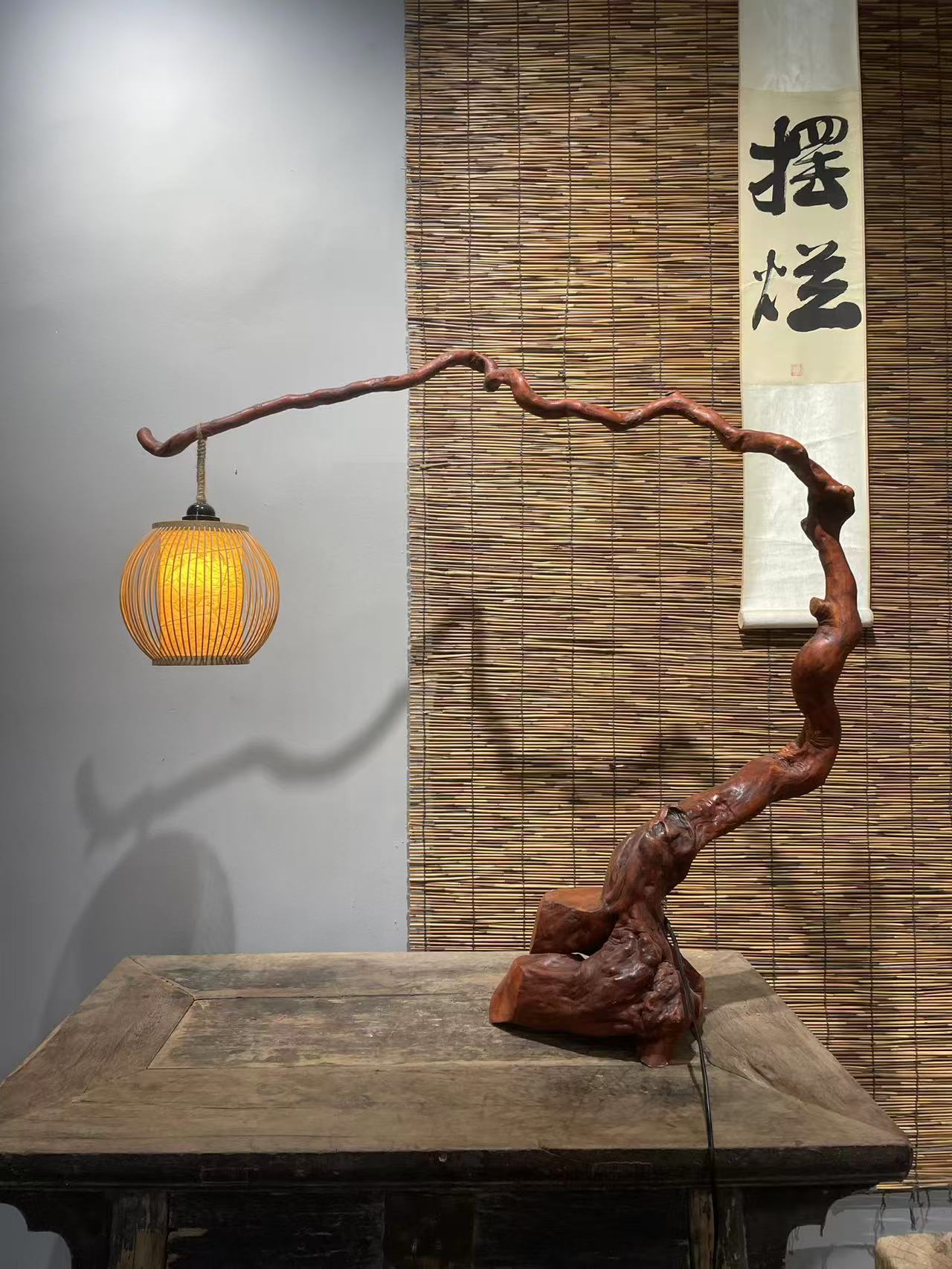 【天成阁】自然随型杜鹃根艺台灯 一体料 尺寸：88长*20宽*84高