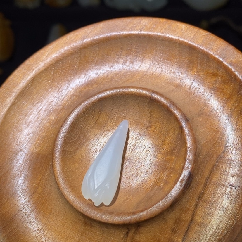 【闪购商品】颈饰未镶嵌和田玉（糖玉）