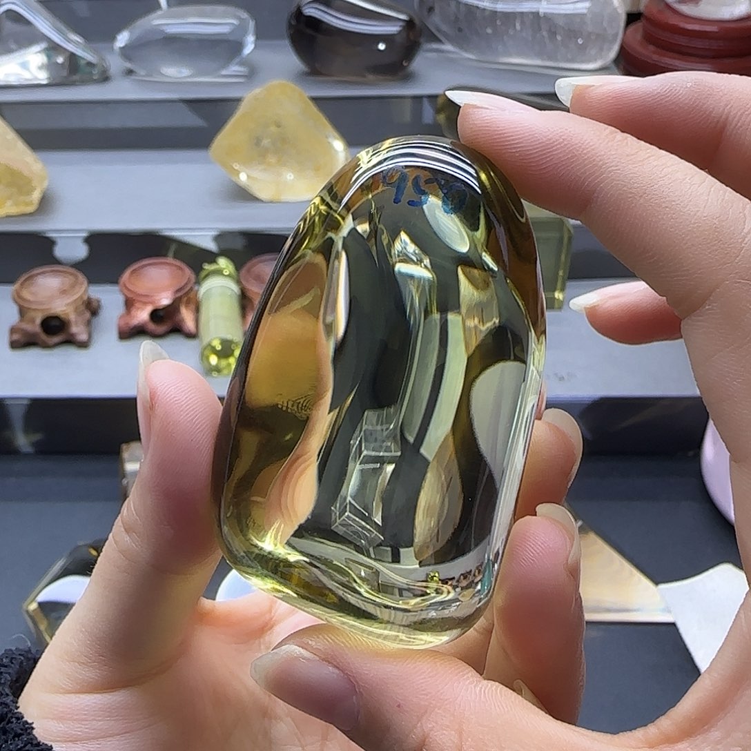 水晶天然摆件未镶嵌大*