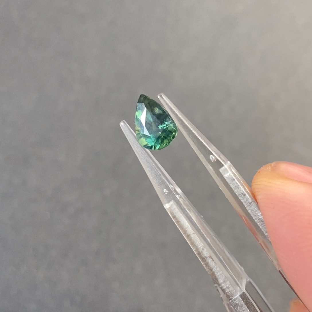 蓝宝石裸石未镶嵌