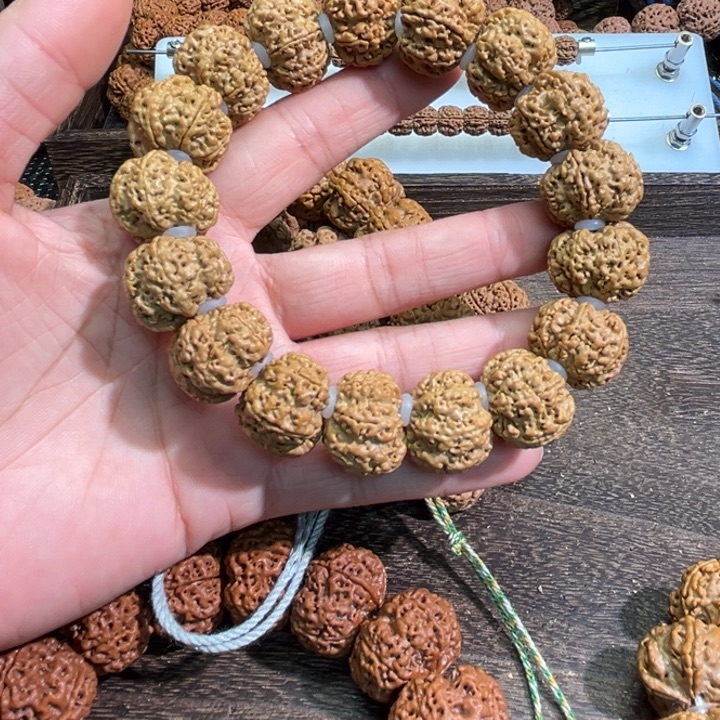 爱***安手串金刚菩提梅花