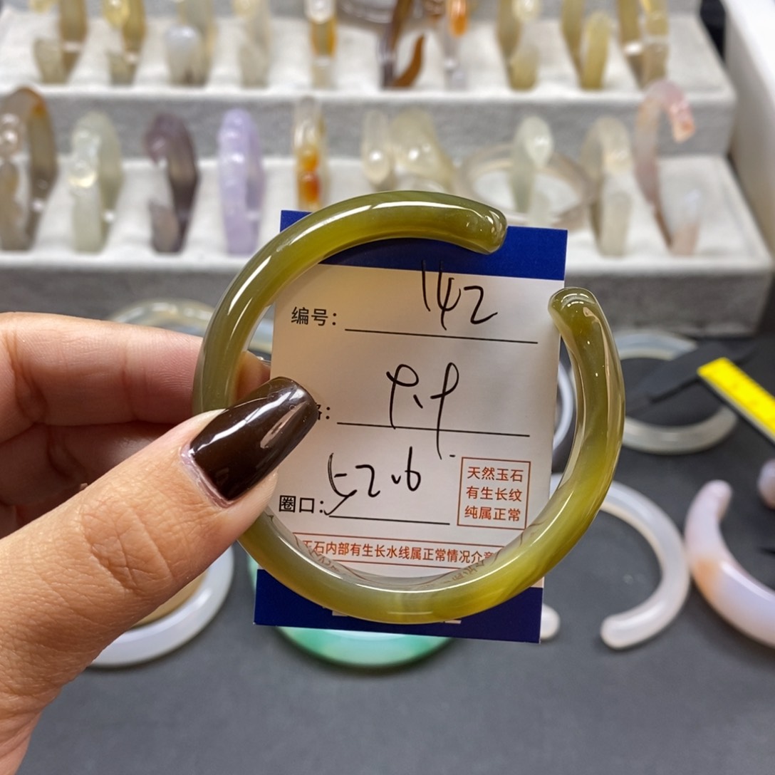 手镯玛瑙/玉髓未镶嵌142