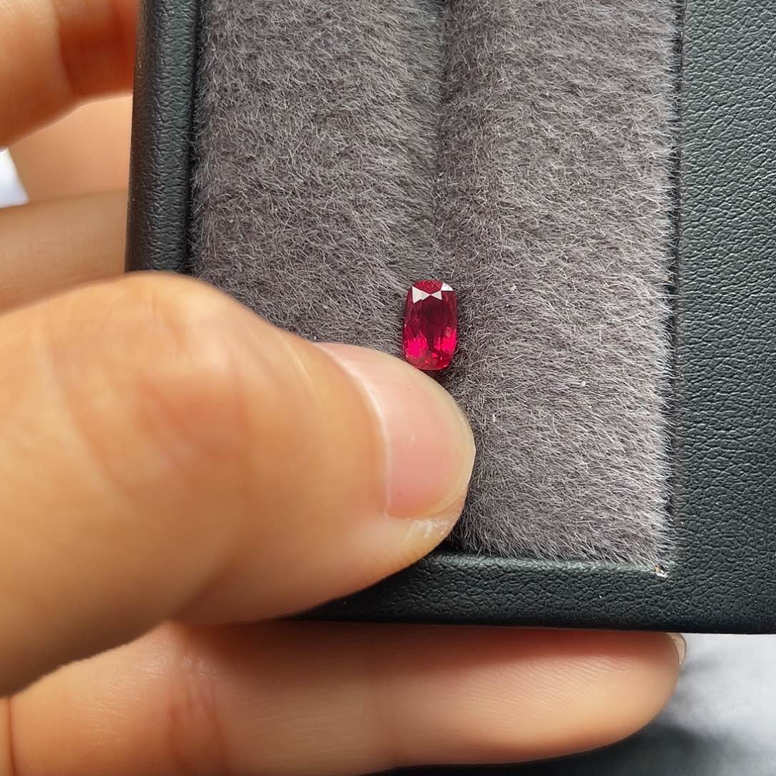 红宝石裸石未镶嵌1.03ctGRS主证无烧鸽血红宝石