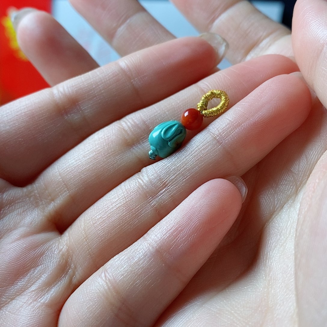 绿松石颈饰未镶嵌