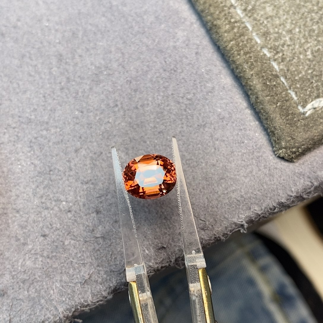 碧玺未镶嵌珠宝半成品4ct 