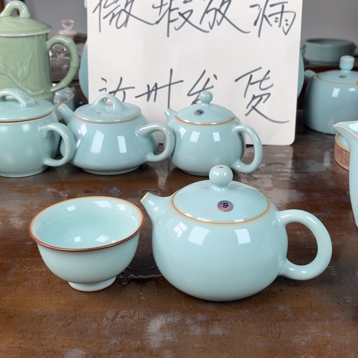 蜕***变9号天青色西施壶不完美