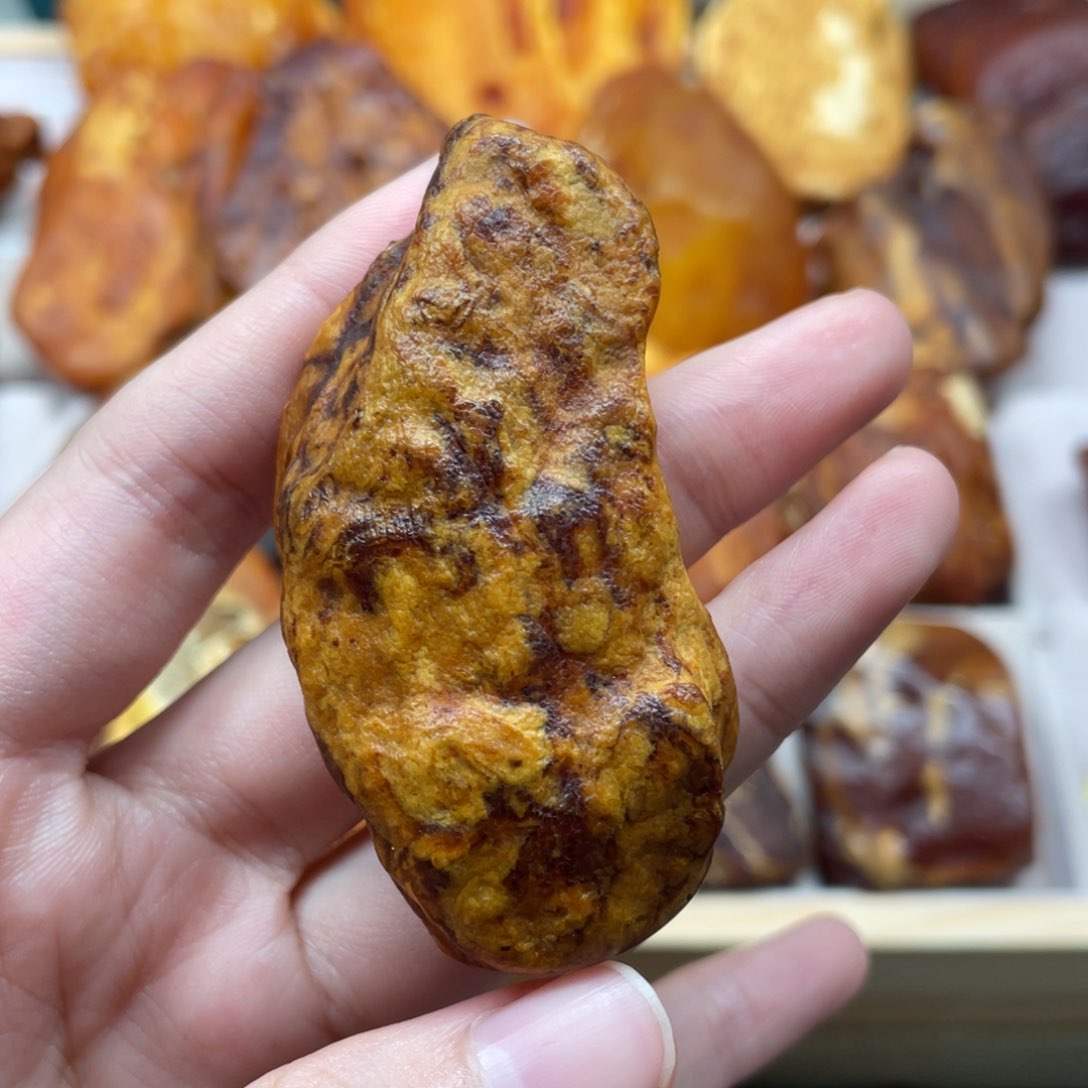琥珀珠宝奇石未镶嵌