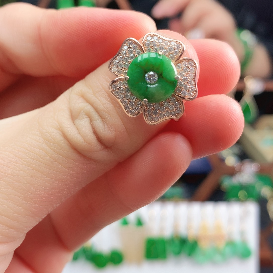 翡翠戒指未镶嵌戒指