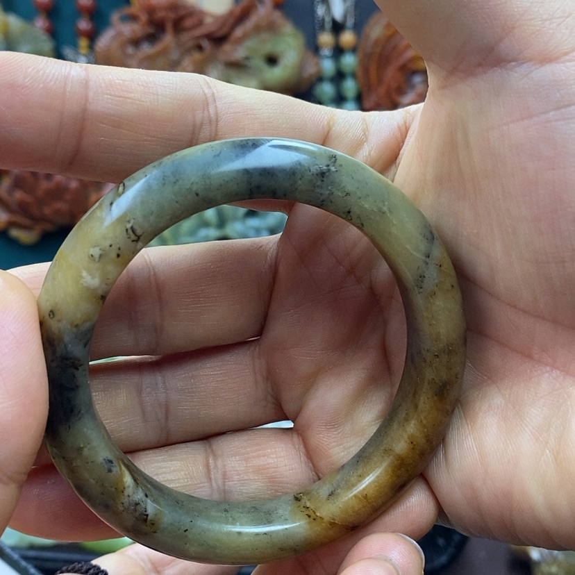【闪购商品】蛇纹石玉未镶嵌手镯