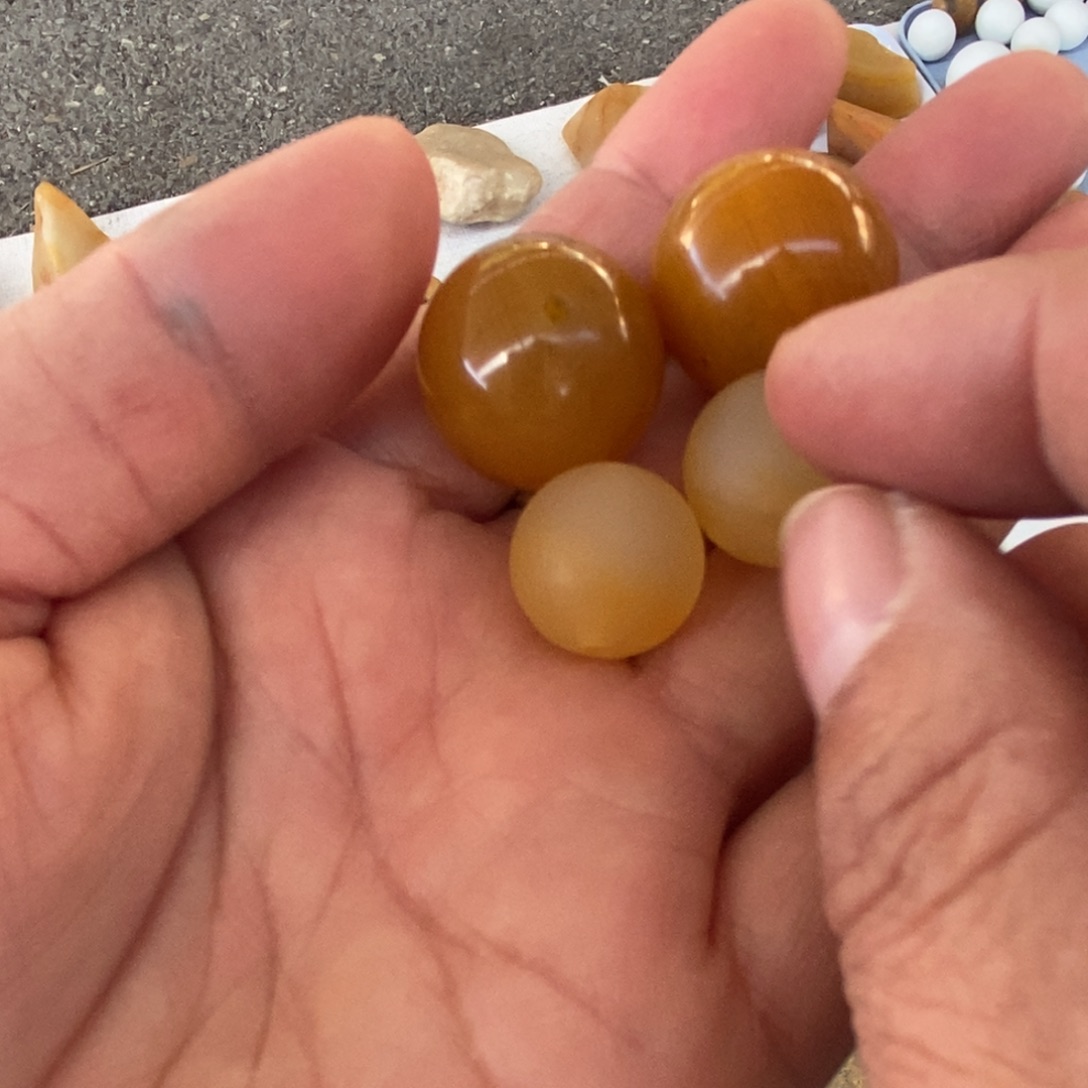 石英质玉（黄龙玉）合金颈饰