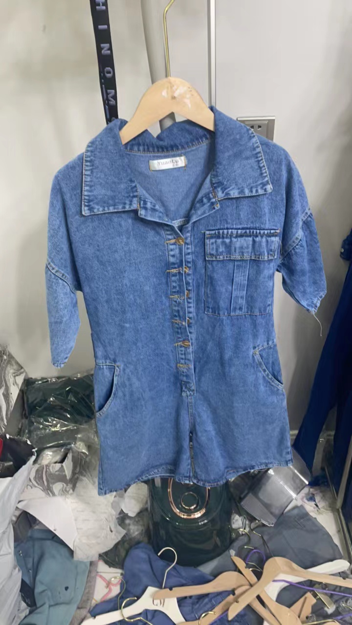 依依妞2024春装时尚风衣