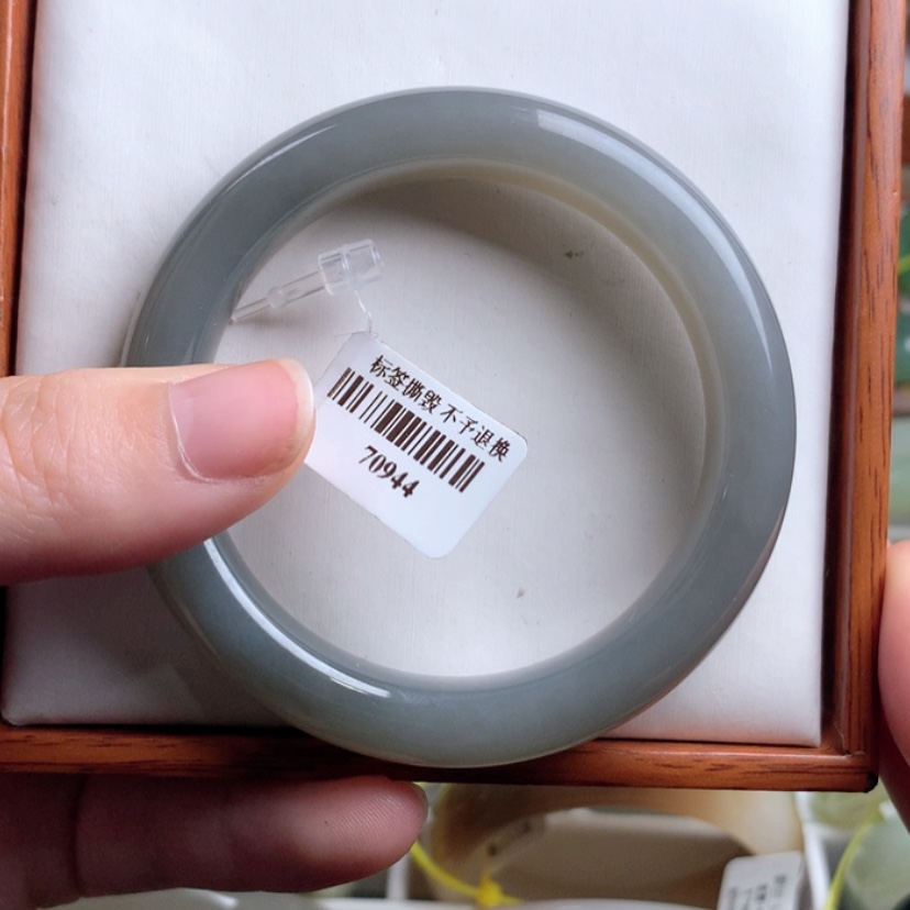 【闪购商品】和田玉手镯未镶嵌