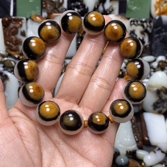 和田玉颈饰未镶嵌道*