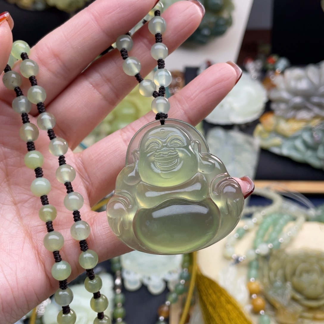 蛇纹石玉颈饰未镶嵌