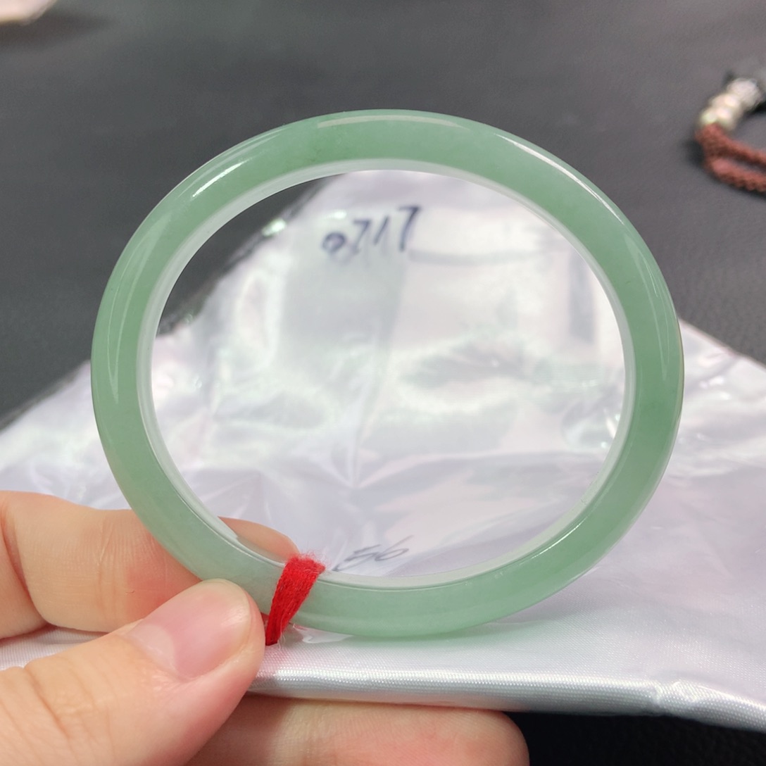 翡翠手镯（贵妃镯）未镶嵌0717号