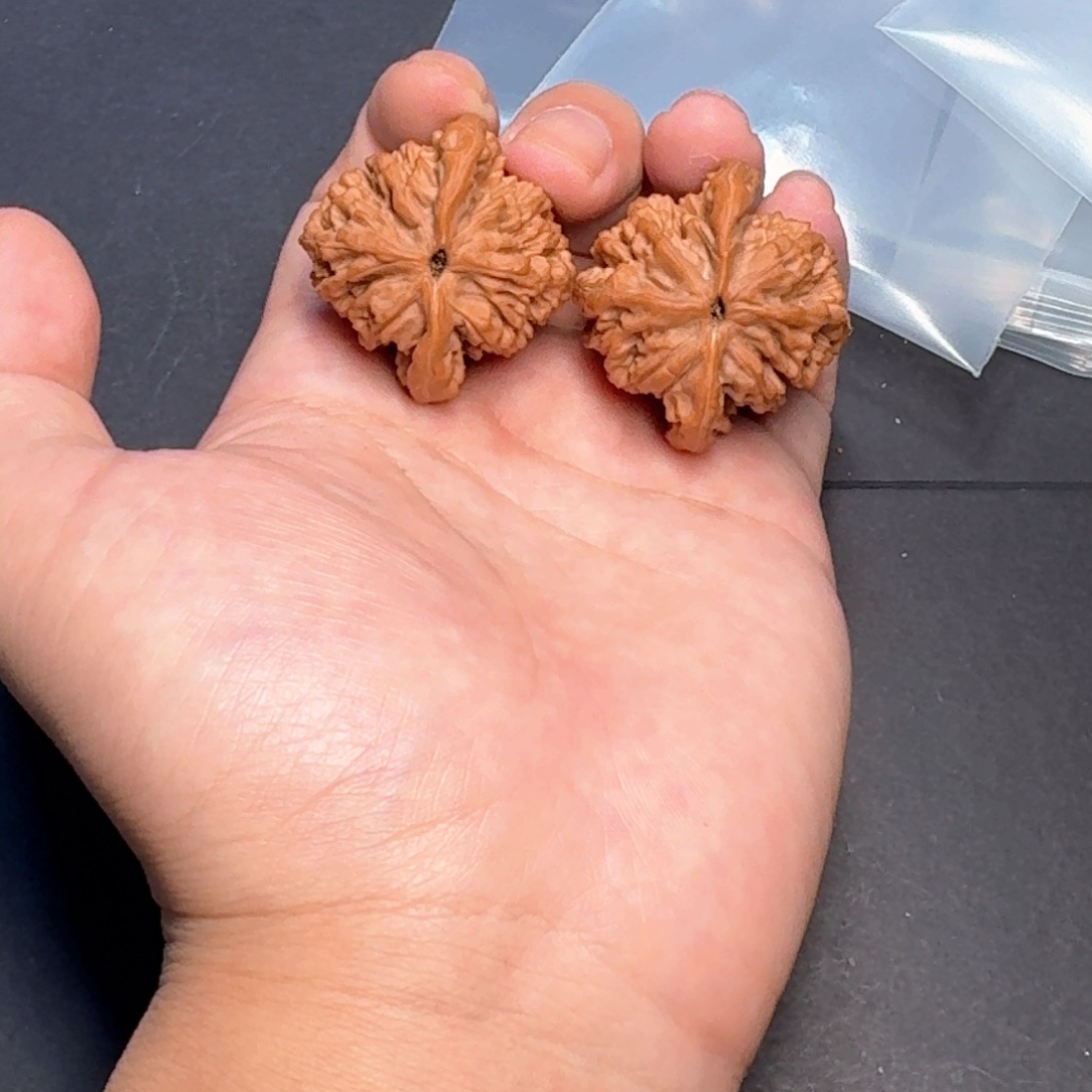 文玩核桃把件39麦穗虎头全品