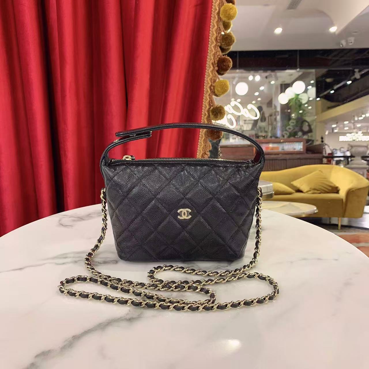 99新 Chanel/香奈儿 25c饭盒包黑色金扣牛皮芯片款/21373197
