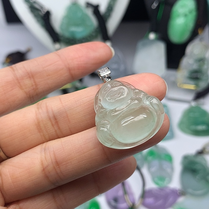 翡翠未镶嵌吊坠(赠链)