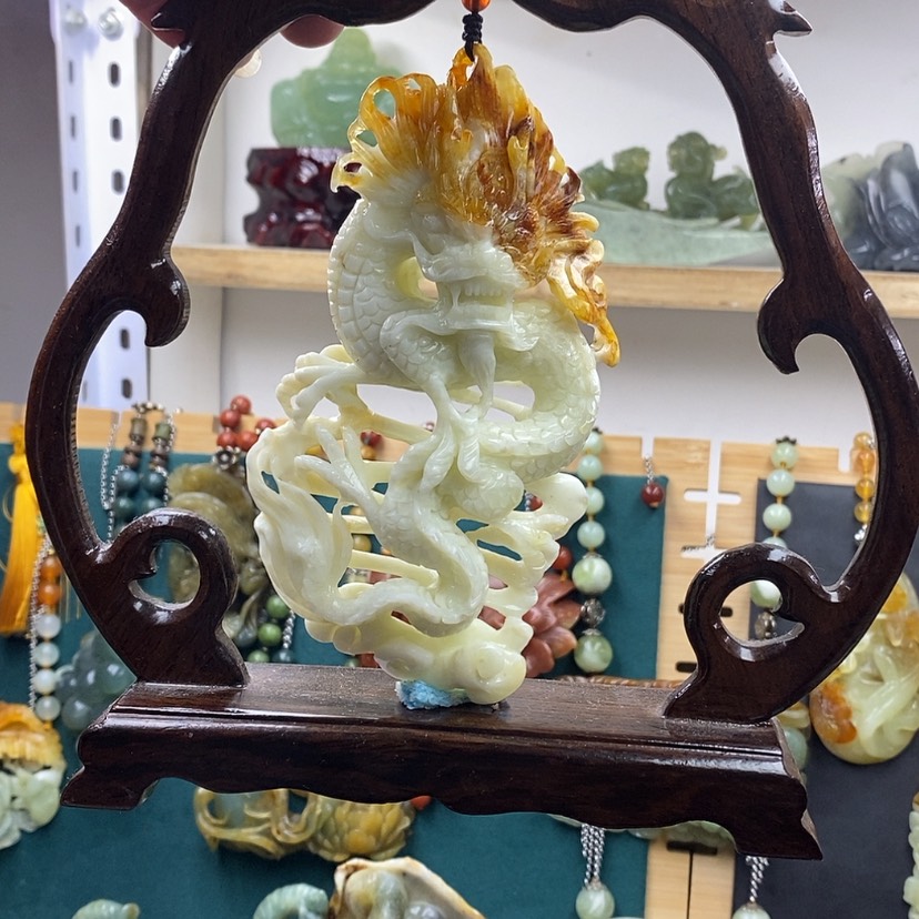 【闪购商品】蛇纹石玉吊坠未镶嵌