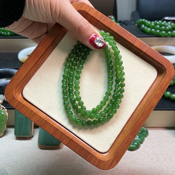 和田玉（碧玉）颈饰未镶嵌