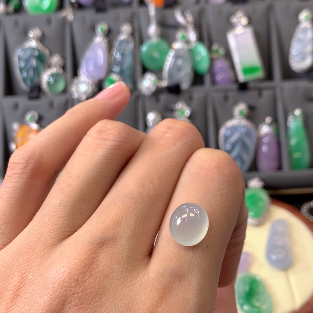 翡翠颈饰未镶嵌裸石