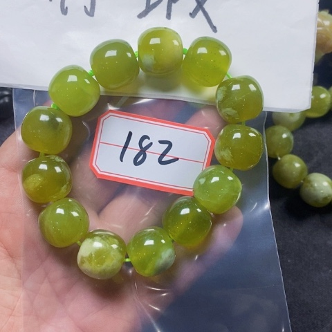 未镶嵌蛇纹石玉手链