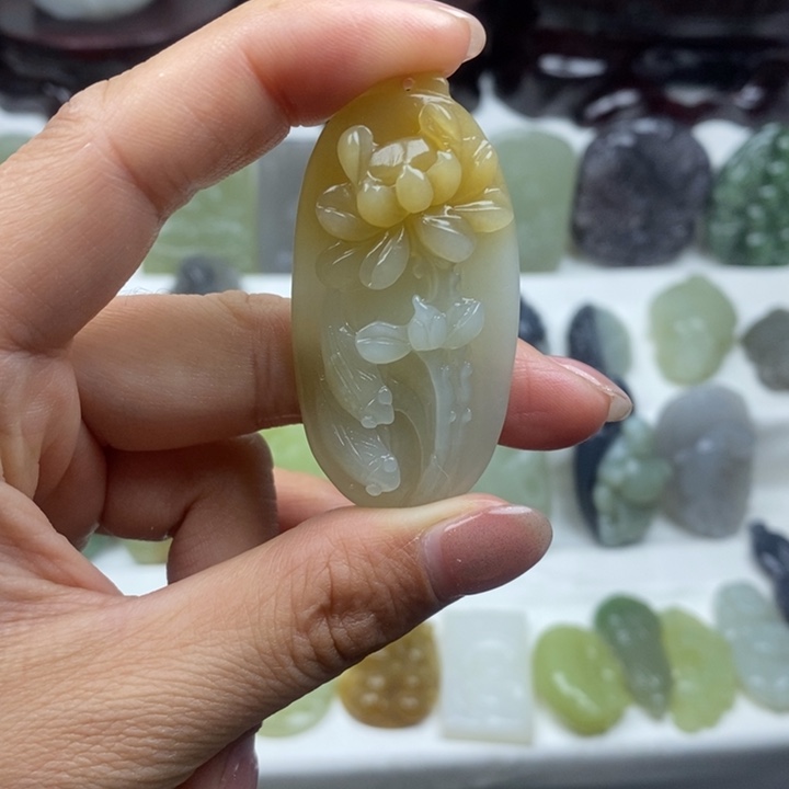 和田玉未镶嵌颈饰25